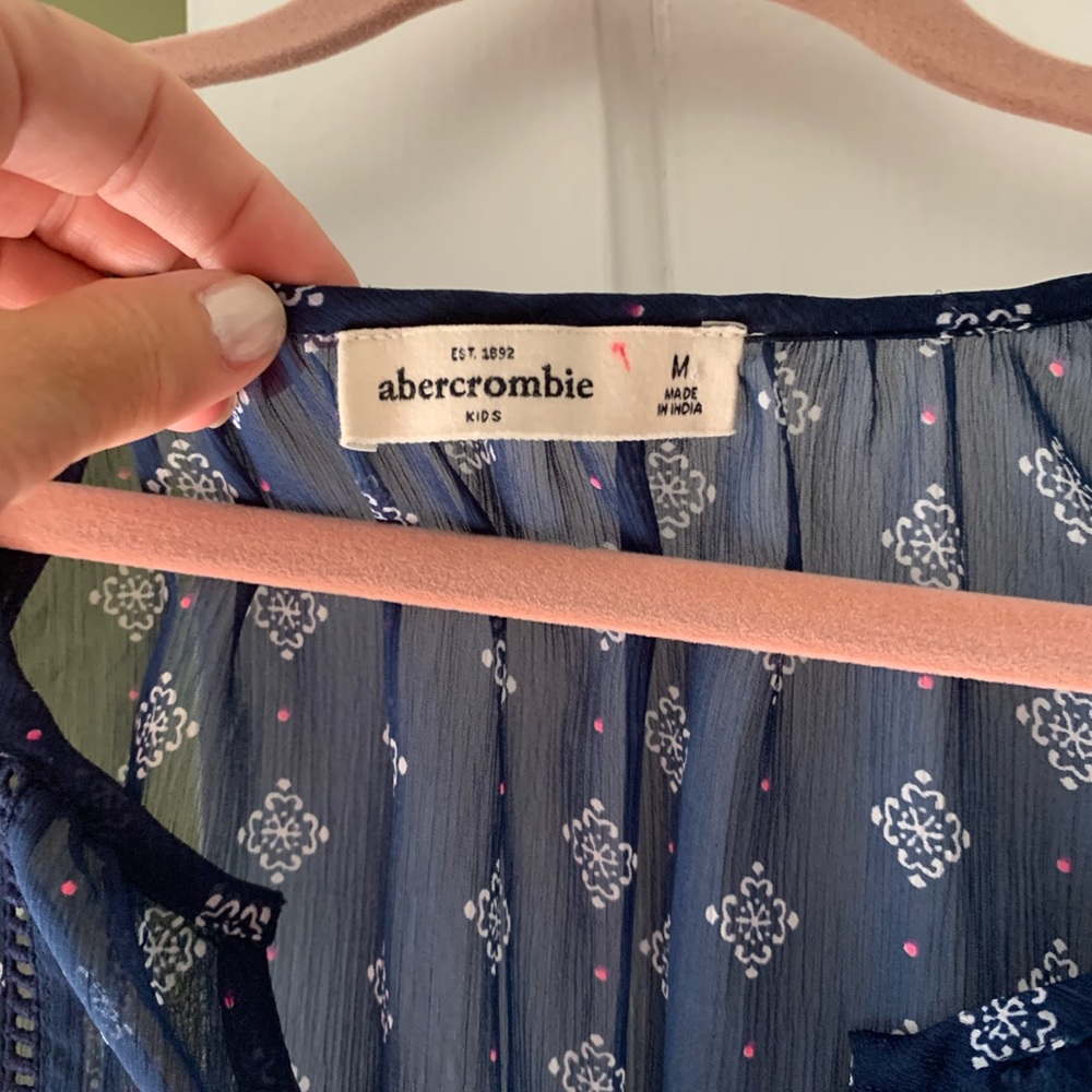 Girls Abercrombie kids sheer blouse - Picture 3 of 3